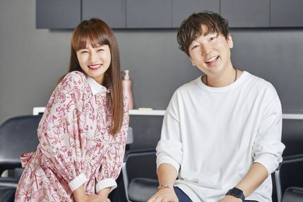 わたなべ麻衣がさらツヤストレートヘアに！梅雨のくせ毛もまとまるサブリミック新「エアリーフロー」のサロントリートメントを体験し、WEBコンテンツにて公開！