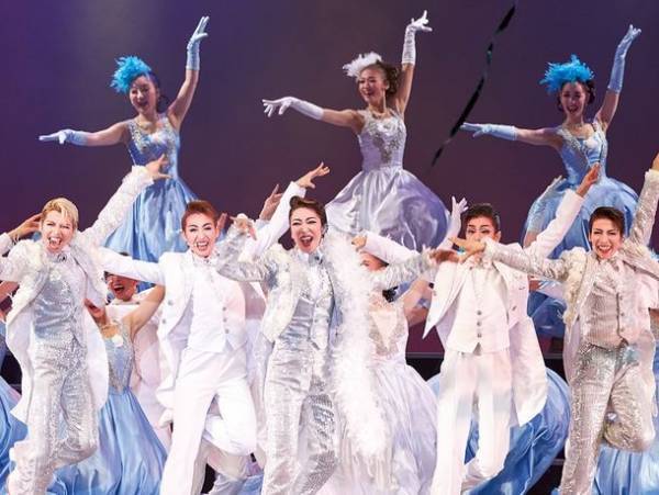 「歌劇ザ・レビューHTB」2チーム同時公演を福岡シアターで7月30日(土)～8月28日(日)まで開催　1日で2つの公演が楽しめるスペシャルな夏休み！