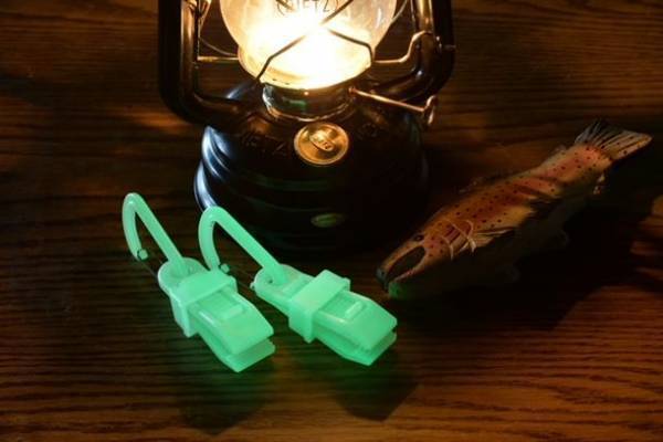防災グッズにも！暗い場所で映えるリサイクル蓄光材料を使用したエシカルなカラビナクリップ「OUROBOROS CLIP OBORO(おぼろ)」　7月1日から「Makuake」で先行予約販売を開始