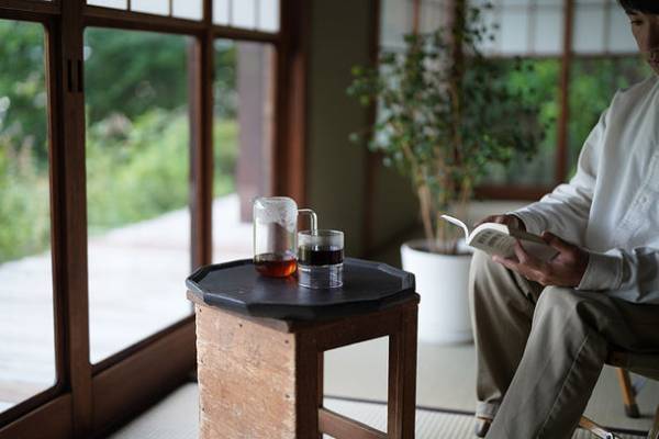 チャンネル登録者数34万人突破「暮らし系」YouTuberがデザインする、オリジナルコーヒー「rhythm(リズム)」が2022年6月30日21時発売。