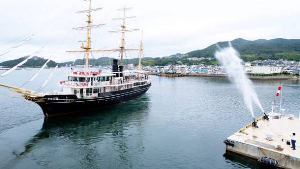 淡路島・道の駅福良発！うずしおクルーズ「淡路島ワンダーランド2022夏」　初登場！大迫力のウォーターキャノンで出港＆うずのふしぎサイエンスショー