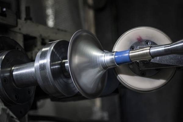 宮内庁御用達製菓・製パン器具専門店の「浅井商店」がつなぎ目のない極厚アルミトールシフォンケーキ型17cmを新発売！