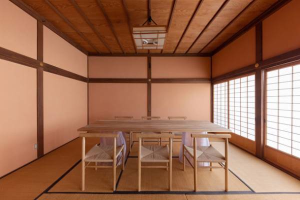 歴史ある名刹で、富山の土徳を学び仕事をする。城端別院善徳寺内を改修したテレワークスペース、6月28日にOPEN。