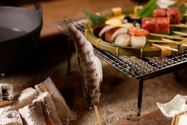 日本一の星空の下で、ミシュラン一つ星店監修の囲炉裏料理が味わえる純和風旅館　『天然温泉 阿智 星降りの宿 やま星』2022年7月17日(日)グランドオープン　