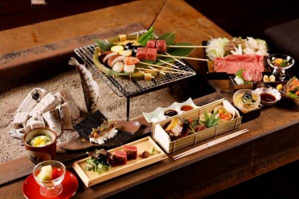 日本一の星空の下で、ミシュラン一つ星店監修の囲炉裏料理が味わえる純和風旅館　『天然温泉 阿智 星降りの宿 やま星』2022年7月17日(日)グランドオープン　