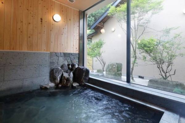 日本一の星空の下で、ミシュラン一つ星店監修の囲炉裏料理が味わえる純和風旅館　『天然温泉 阿智 星降りの宿 やま星』2022年7月17日(日)グランドオープン　