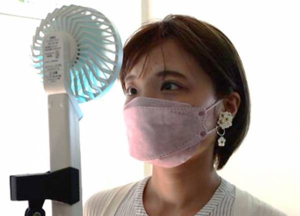 【実験】夏は「角膜の傷リスク」の高いシーンが多い！？ハンディ扇風機で短時間でも涙が蒸発、「角膜の傷リスク」が高まっていることが明らかに　夏のアイケアを眼科医有田 玲子先生がご紹介