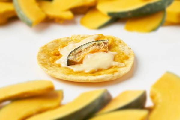 日本初！(※当社調べ)カリフラピザ　ベジタブル新登場！野菜×米粉×玄米粉×カリフラワーのヘルシー生地