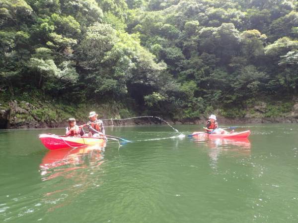 夏休みは屋久島で水遊びを満喫！「屋久島ネイチャー企画　FIELD」がリバーカヤック＆川遊びの販促強化を実施