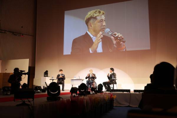 電解水生成器のレンタル事業を展開するプランビー、設立15周年を記念し特別講演や表彰式などを行うアニバーサリーイベントを開催