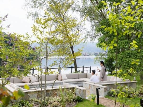 ＜旅の新たな選択肢、暮らすようにくつろぐ水辺のプライベートヴィラ＞　京丹後に2022年10月「湖邸 艸花 -SOKA-」開業予定