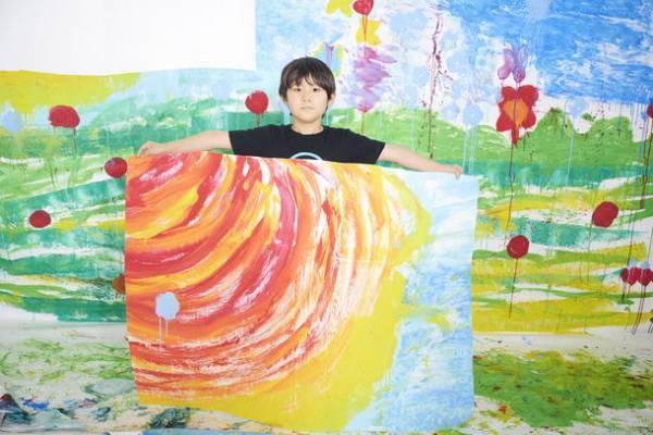 ウォールペイントできるフォトスタジオ「SOYLABO！」が「カラフルサマーキャンペーン」を7月16日より開始！～夏休みは家族でウォールペイント！～