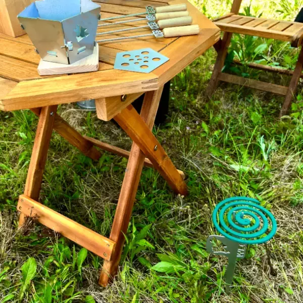 夏のアウトドアに役立つ“地面に挿す蚊取り線香台”「WEOかとり台」を7/7から販売開始　～創業48年の板金屋による新たな挑戦～