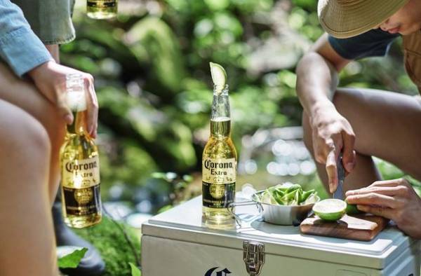 自然の中で仲間とリラックスするための、アウトドアブランド「CORONA OUT IN NATURE COLLECTION」販売開始！