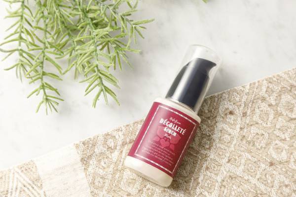 水は一滴も入れない、オーガニック厳選原液のみを使用　美容液「オーガニック　デコルテセラム」を発売