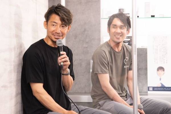 元阪神選手の鳥谷 敬が荒木 郁也のセカンドキャリア発表会を激励！アスリートのボディやメンタルケアについて対談し最新IoT機器「AiLive」を通して神経年齢の計測も実施