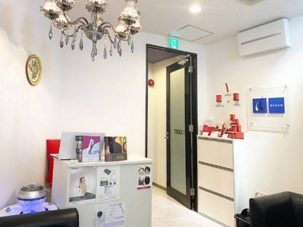 ＜発毛専用サロン部門2冠達成！＞脅威の98.2％の発毛率を実現する発毛サロン日本で唯一の発毛サロン(R)「BIDAN」、「BIDAN明石店」が7/8で移転8周年を迎えます！！