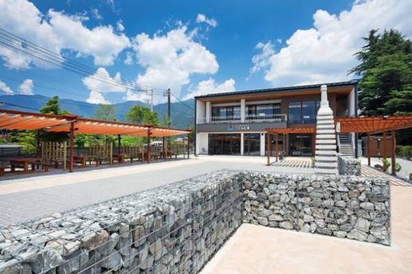 富士河口湖町に全国150社以上のワインを楽しめる『三七の広場 (みなのひろば)』を7月13日オープン　～おいしい日本のワインを世界へ～