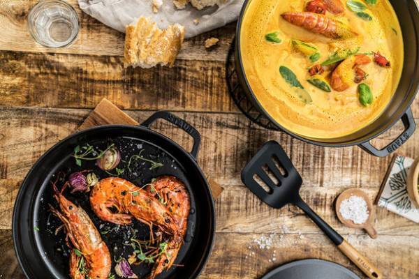 仏鋳物ホーロー鍋ストウブ　「スタッカブルココット 3pcsセット」を発売