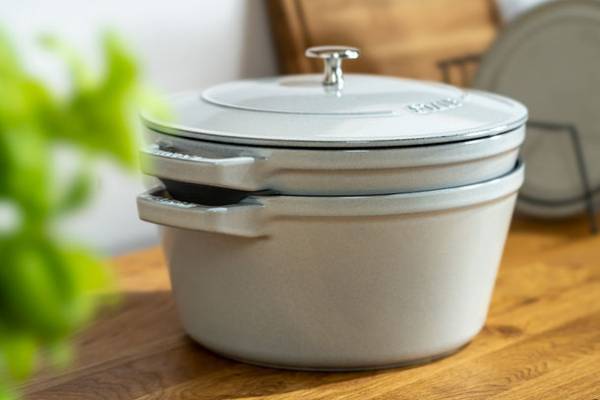 仏鋳物ホーロー鍋ストウブ　「スタッカブルココット 3pcsセット」を発売