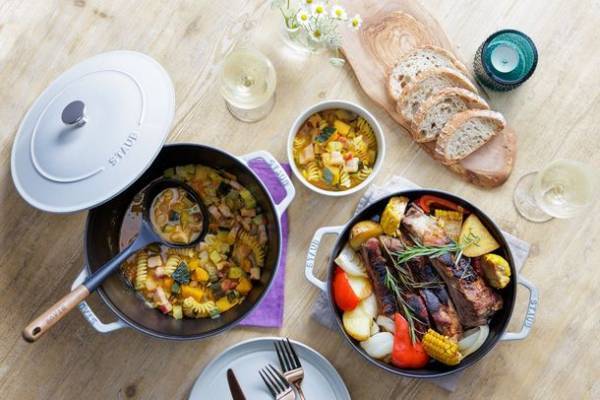 仏鋳物ホーロー鍋ストウブ　「スタッカブルココット 3pcsセット」を発売