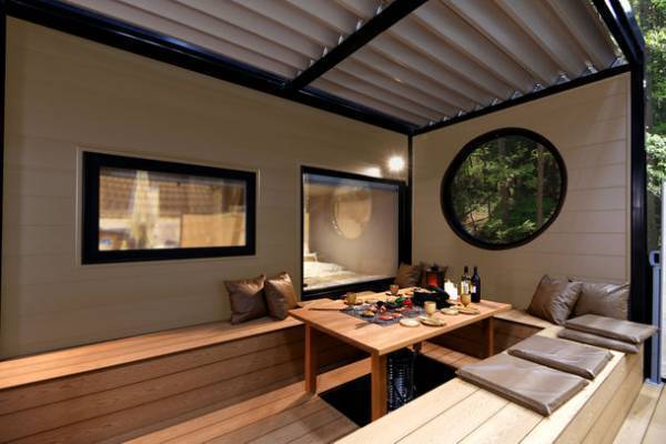 山梨・富士河口湖町にプライベートグランピング施設「ふじ・ふもとの森」が8/4にグランドオープン！大自然の中でサウナ・天然温泉露天風呂が愉しめるキャビン型施設で非日常体験