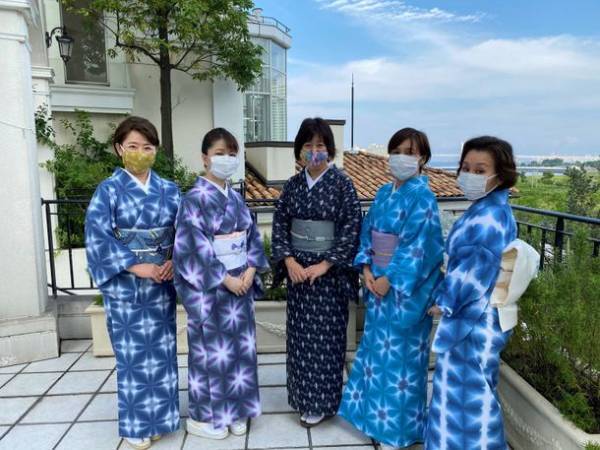 遺品がキッカケ！？着物生活が静かな人気！和服好きが集う会が100回目で記念パーティー開催