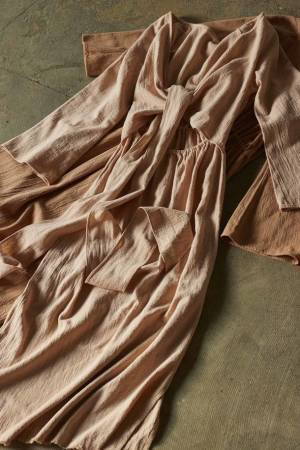 サスティナブル・ブランド「WALANCE」にココナッツ染めを施したアイテムが登場　―穏やかで優しいピンク―