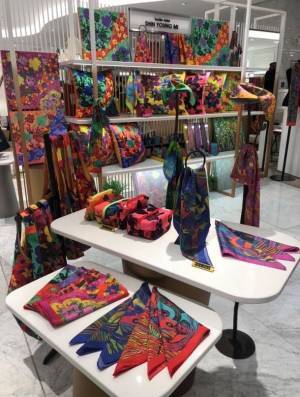 純粋美術とテキスタイルデザインを組み合わせた韓流アーティストブランド「シン・ヨンミ」日本初進出