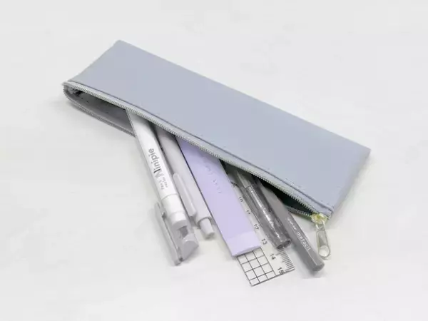 フラット形状消しゴム『フラットロングイレイサー』7月下旬発売　かさばらずに収納でき、広い面から細かい面までかしこく使える！