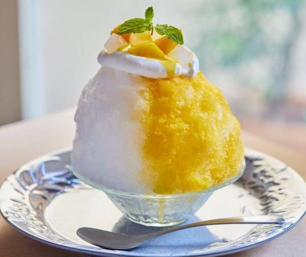 ビタミンEと食物繊維たっぷりのアーモンドミルクで、おいしく夏を楽しもう！SNSで話題の2店舗とコラボ！「アーモンド効果」を使った「カレーバインミー」「かき氷」を発売