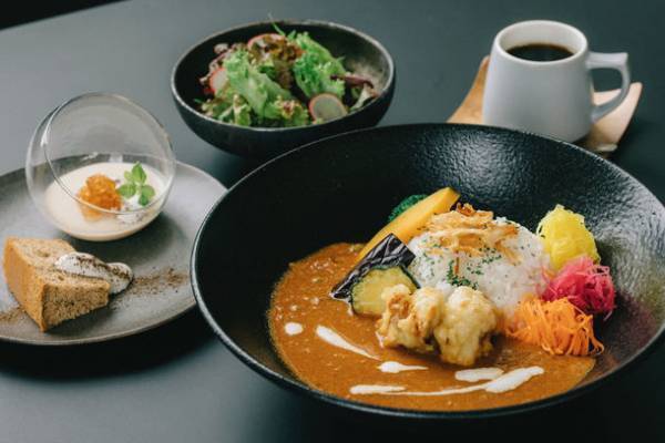 自然に囲まれたカフェ＆プライベートヴィラ「TEF TANIGUMI」がグランドオープン