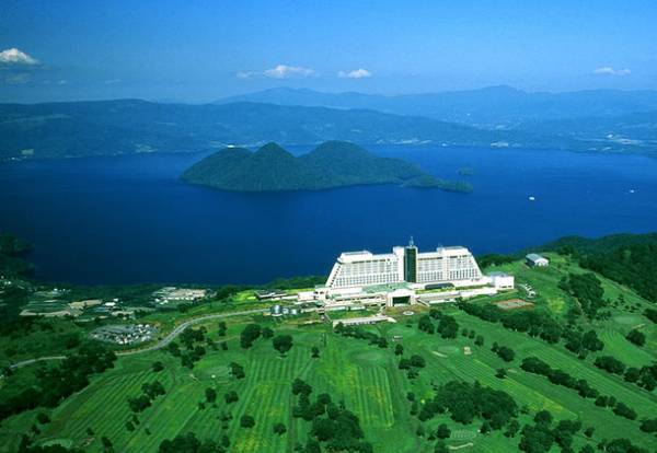 2022年夏　洞爺湖の人気ピッツェリア「チェロステラート」が復活　標高625m 天空のピッツェリアが隈研吾氏の内装デザインにより7月20日(水)リニューアルオープン