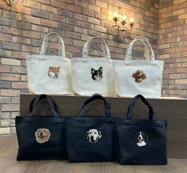 愛犬家必見！ワンちゃんのリアルな表情が刺繍されたバッグで人気のQUEENSWAYがオーガニックコットンTシャツを発売