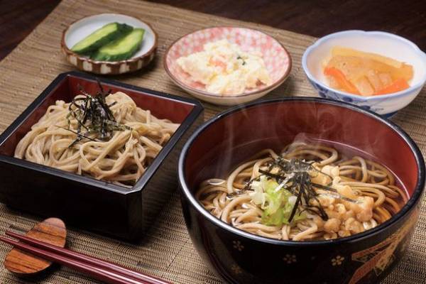 山の楽校で「そばとひまわりの花見週間」が3年ぶりに開催　8月27日～9月4日までひまわりとそばの花の絶景が楽しめる！