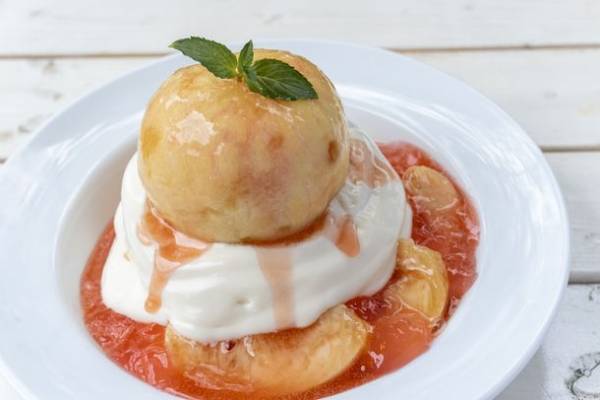 たまご専門店 TAMAGOYA　毎年大好評の旬の桃を使った季節限定パンケーキが登場