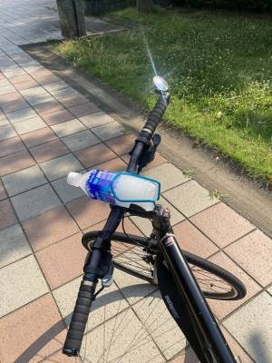 自転車に簡単に取り付けられるペットボトルホルダー　シリーズ売上13万個を達成！～半冷凍のペットボトルを取り付けて熱中症対策にも活用～