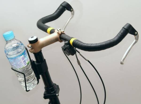 自転車に簡単に取り付けられるペットボトルホルダー　シリーズ売上13万個を達成！～半冷凍のペットボトルを取り付けて熱中症対策にも活用～