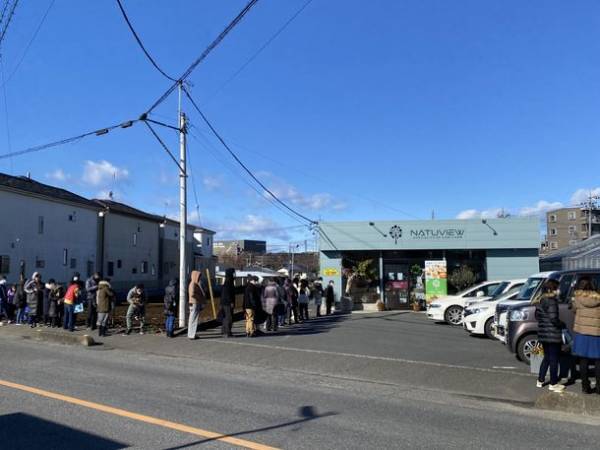 行列のできる低糖質専門店「NATUVIEW(ナチュビュー)」より、糖質量84％オフでグルテンフリーの生パッションフルーツロールケーキを数量限定販売