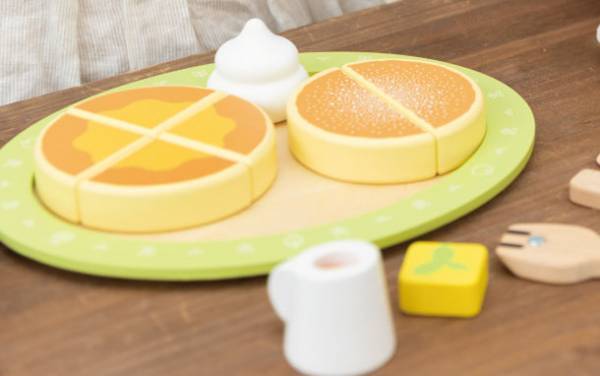 「はじめてのおままごと パンケーキ&カフェセット」8/26発売　～お子様に扱いやすいサイズと軽さで、調理からカフェごっこまでが楽しめる～