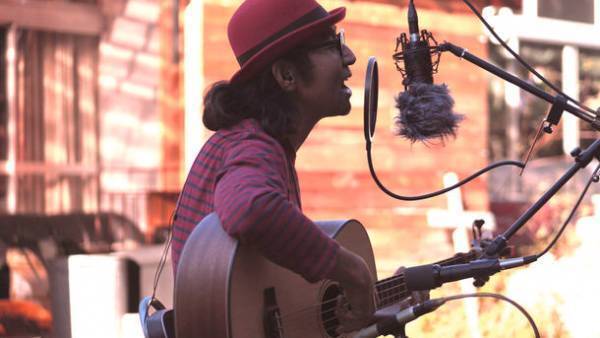 車上生活をしながら全国でベース弾き語りをする「トオルコバヤシ」　2021年に行った公開レコーディングツアーの音源を8月8日デジタルリリース