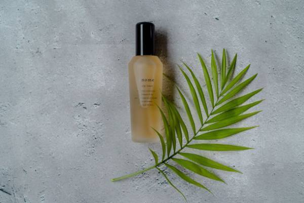 男性ホルモンを抑制して育毛するプロフェッショナル育毛剤のgnome scalp tonerが発売から1ヶ月で販売個数1,000個突破