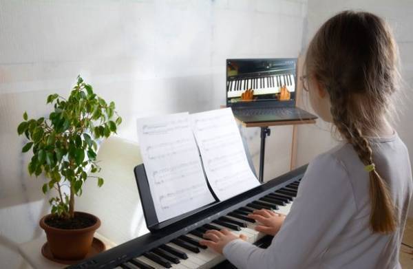 国内最大規模を目指す音楽専門のオンラインレッスン「MUSICY」(ミュージシー)の開講に備え、音楽講師(第1期100名)募集のお知らせ