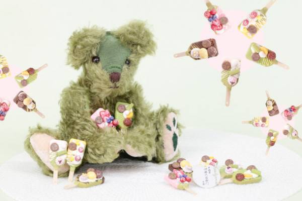 【京都・伊藤久右衛門】宇治抹茶パフェアイスバーがカプセルトイで登場！全国100ヶ所以上で8月上旬より販売開始