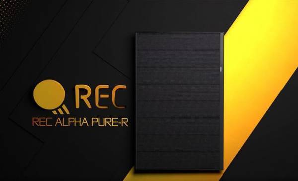 Intersolar Europe 2022で最新の高効率ソーラーパネルを発表　“REC Alpha PURE-R”は革新技術により高効率を実現