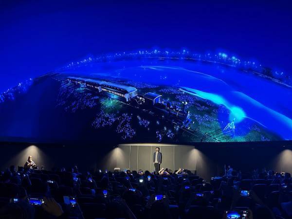 プラネタリウムの伝説的名作「銀河鉄道の夜」LEDドーム用リマスター版上映記念KAGAYA氏舞台挨拶付特別上映会を開催！