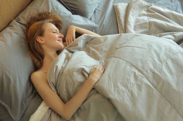 自宅のベッドの上だけではなくアウトドアや災害時にも使える達成率747％の掛布団！Makuakeで8/30までの期間限定で販売