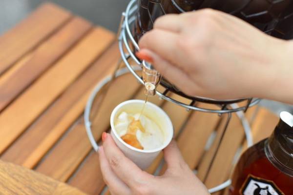 すっぽんとハチミツの健康食品 夜明の里カメミツがすっぽんとハチミツを練り込んだアイスクリーム『Supponey』を8月3日(ハチミツの日)に販売開始！