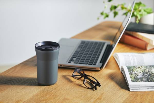 ステンレス製真空断熱構造で飲み物の“冷たさ“を長時間キープこの夏は、京セラの「CERAMUG(セラマグ) タンブラー」で美味しく熱中症対策を！