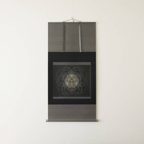 大阪マルキン家具×京源「家紋のある暮らし展」関西及び国内インテリアショップで8/18～8/30 初開催！フェラーリ社等ハイブランドのデザインも手掛ける紋章上繪師 波戸場承龍・耀次の作品をインテリアに合わせ、アートのある暮らしを提案